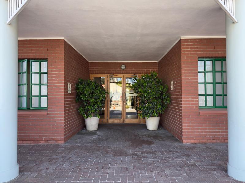 To Let Commercial Property for Rent in Claremont Western Cape
